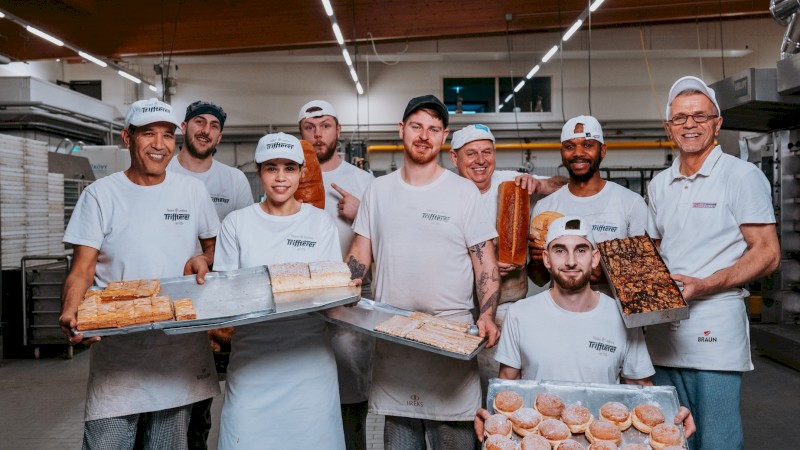 Mitarbeitende in der Backstube