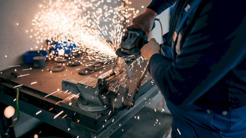 Schweißen in unserer Metallwerkstatt